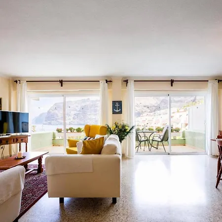 Stunning View 2 Bed Family 아파트 아칸티라도