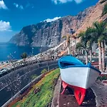 Stunning View 2 Bed Family Апартаменты Акантиладо-де-Лос-Хигантес