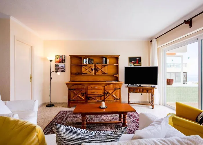 Stunning View 2 Bed Family Daire