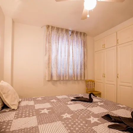 Stunning View 2 Bed Family Apartament